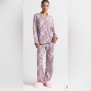 NWT SKIMS SLEEP SET IN PINK CHEETAH - MULTI BLOOM SIZE SMALL!